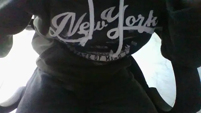 Snapshot of FranciCazzone chatting on February 17, 3:09 pm FranciCazzone online show from February 17, 3:09 pm