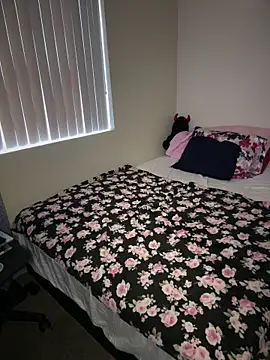 PeterGrandee online show from November 11, 10:15 pm