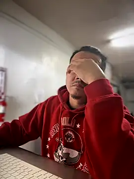 PeterGrandee online show from December 3, 8:28 pm