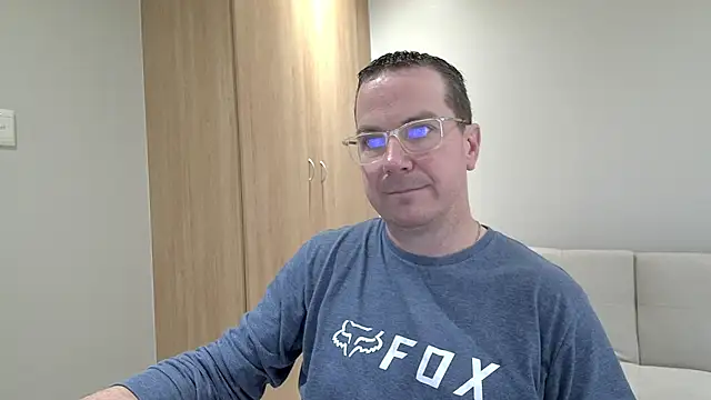 BrettJ81 online show from September 29, 2:46 pm