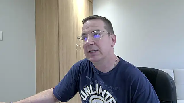 BrettJ81 online show from January 11, 4:03 pm