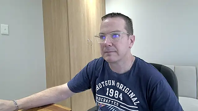 BrettJ81 online show from January 19, 1:12 pm