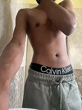 skinnyboytoy6 online show from February 13, 10:23 am